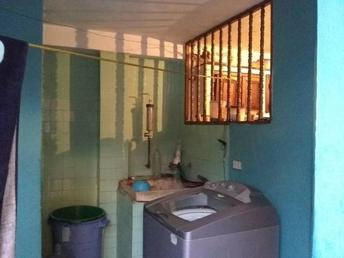 Imagen 15 de 30 de Casa En Venta Obelisco, Dos Niveles, Todos Los Servicios. Excelente Ubicación. Inf. 0424-5620928 Flex 22-14184 Z25