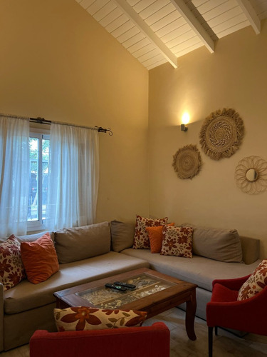 Casa 4 Dormitorios Con Pileta B° Natania Matienzo Cordoba
