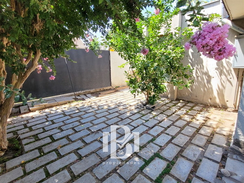 Casa En Venta De 5 Dorm. En Lo Barnechea