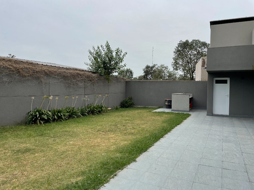 Casa En Venta De Categoría Luján B° Ayre De Los Arroyos. - Tomamos Dpto En Luján/caba/zona Sur