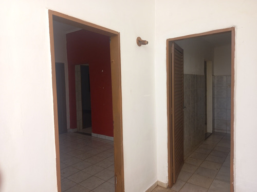 Casa 2 Dormitórios Sendo 01 Suíte, Sala, Copa,cozinha
