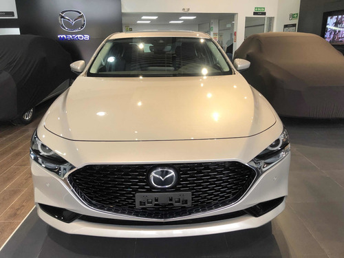 Imagen 2 de 17 de Mazda 3 Sdn At Grand Touring Hibrido 2.0