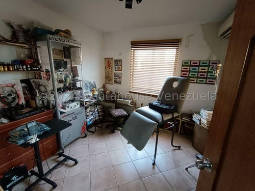 Rz Vende ¡la Casa Tipo Th De Tus Sueños Te Espera! Contáctanos Para Programar Una Visita Y Descubrir Todos Los Encantos De Esta Maravillosa Propiedad. ¡no Te Arrepentirás! 25-8277 Jun30