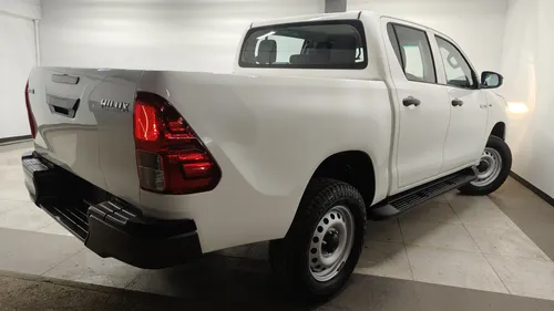 Toyota Hilux 2.7 Cabina Doble Base Mt