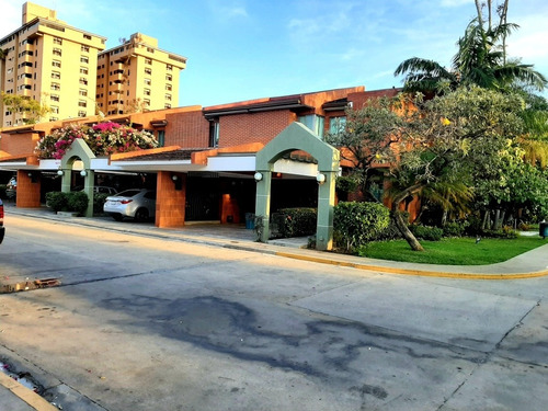 Imagen 1 de 14 de Nathaly Bastidas Sky Group Townhouse Bonaventure Home Mañongo