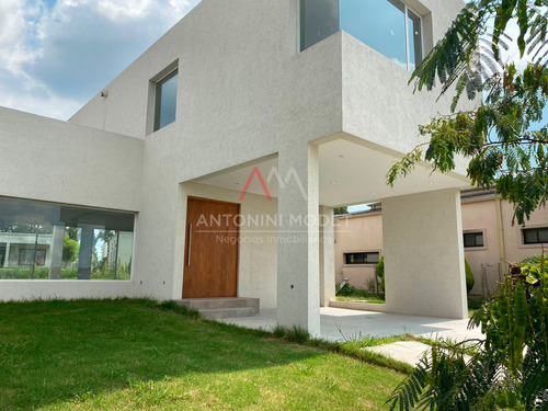 Casa En Venta En Santa Elena - Pilar Del Este