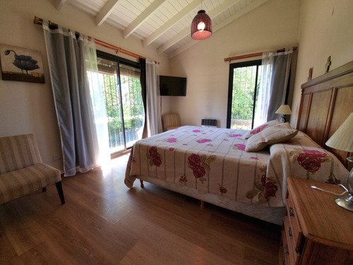 Casa | Amb | 4 Dorm | 400 M2 | Lote 800 M2
