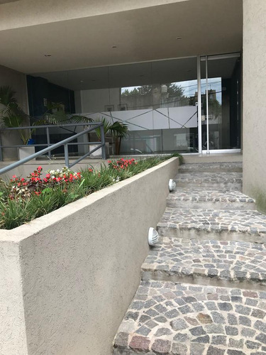 Venta Departamento Tipo Loft 2 Amb Bernal C/cochera