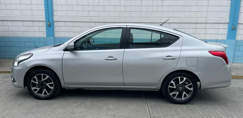 Nissan Versa 1.6 Advance At