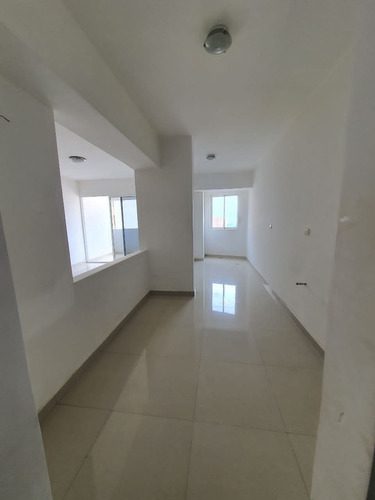 Elena Hidalgo Vende Apartamento En Res. Chelsea Court Obra Blanca Torre West, (solo Clientes)