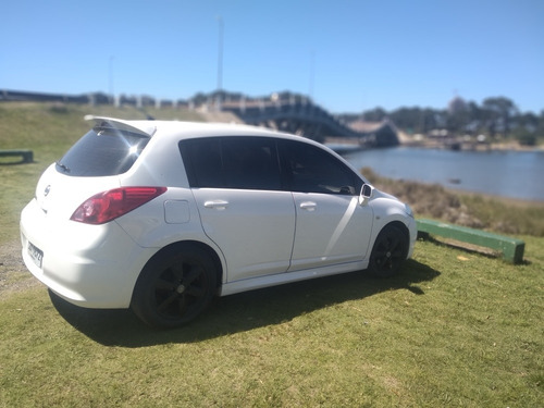 Nissan Tiida 2012 1.8 Emotion Mt
