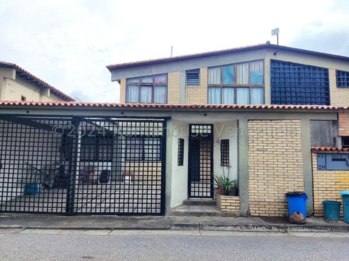 Rm Casa En Venta En El Castillejo, Miranda
