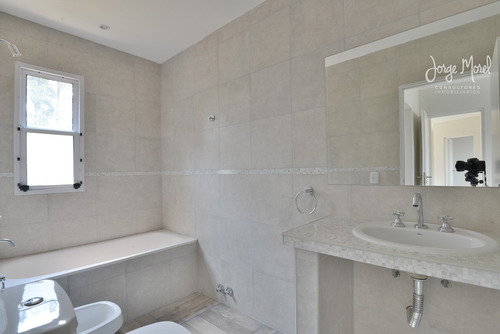 Casa Interno #200-300 - Pilar Del Este - San Eduardo - 447m2 #id 8275