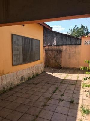 Imagem 9 de 14 de Casa No Bairro Savoy, Em Itanhaém;