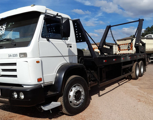 Vw 24220 Ano 2011 Polinguindaste Tripl