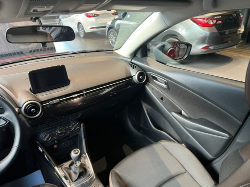 Imagen 15 de 20 de Mazda 2 Sport Tuoring 2023