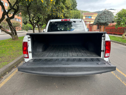Dodge Ram 5.7 1500 Slt 4x2