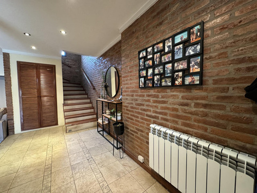 Casa En Venta En Zona Sur 3 Dormitorios