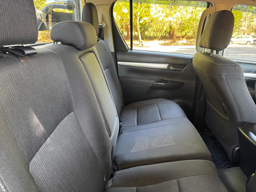 Toyota Hilux Pick-up 2.8 Cd Sr 177cv 4x4 At