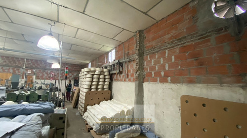 Imagen 10 de 21 de Galpon 200 Metros Cuadrado Cubiertos En Pueblo Nuevo Lujan
