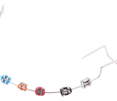 Un Par Decoración Dental Temporal De Ortodoncia Con Cables
