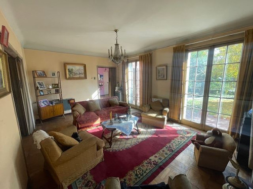 Casa En Venta De 4 Dorm. En Ñuñoa