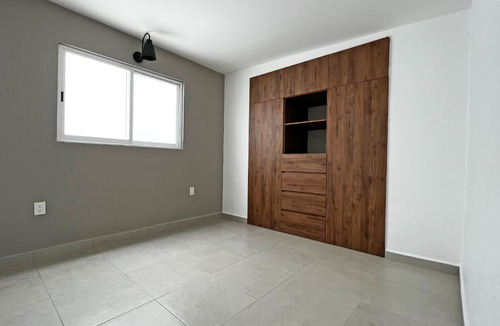 Imagen 9 de 19 de Casa En Zona Dorada, 3 Recs, 4 Baños, Seguridad, Alberca Y Jardín Común En Vistahermosa