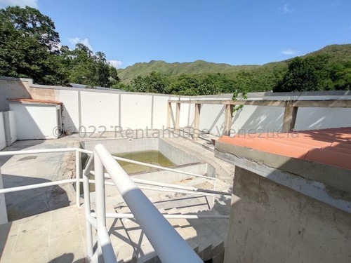 Imagen 26 de 30 de Townhouse En Venta Con Financiamiento, Barrio Sucre. Las Delicias Maracay 23-7799 Hc