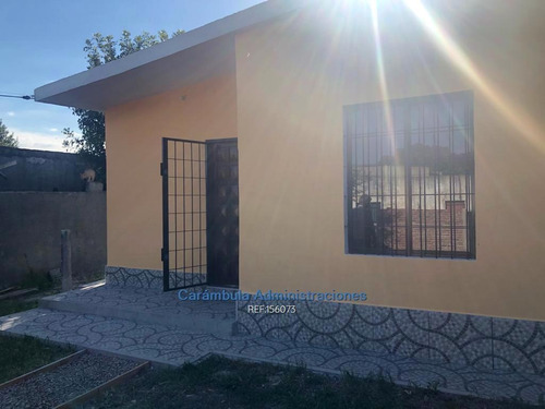 Casa Al Fondo Con Entrada Para Auto. A Cuadras De Shopping