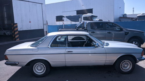 Imagen 12 de 17 de Mercedes Benz 1980 Coupé 230ce