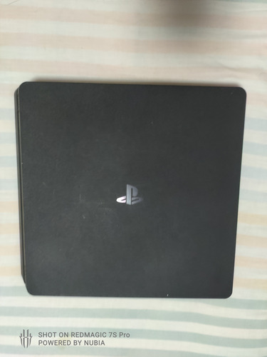 Playstation 4 - 500 Gb Slim Con Juegos Y 2 Controles (Usado)