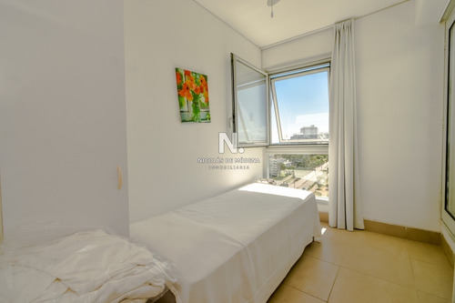 Venta De Apartamento De Dos Dormitorios En Suite Más Dependencia De Servicio En Torre Le Parc, Punta Del Este- Ref: 276