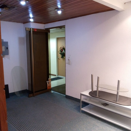 Oficina En Alquiler Torre Credival Campo Alegre