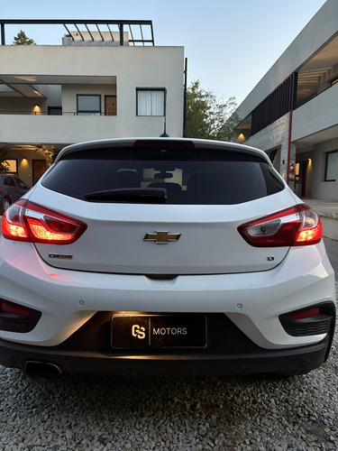 Cruze Lt