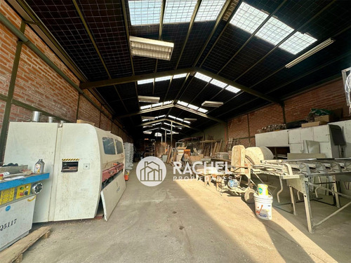 Arriendo Bodegas Y Oficinas En Sector Pueblo Nuevo