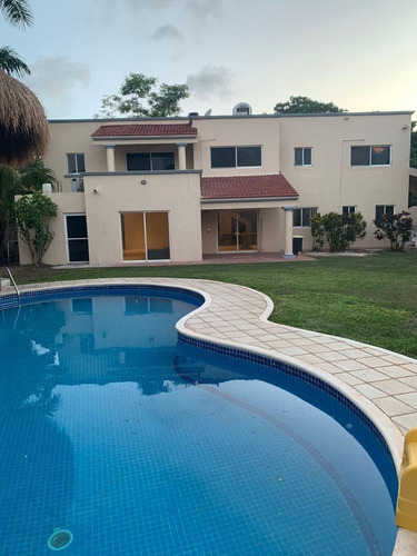 Casa En Residencial Campestre, Cancun, Q. Roo.