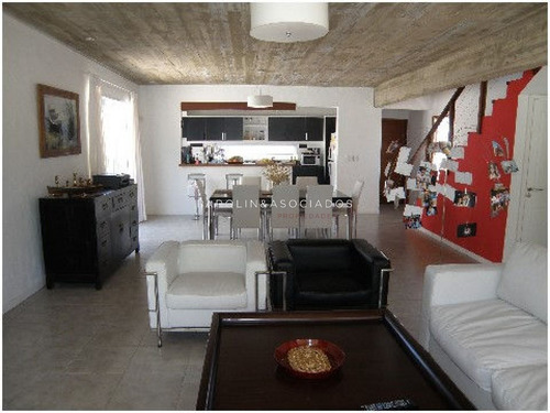 Venta De Casa De 3 Dormitorios En La Barra Punta Del Este -ref:2112