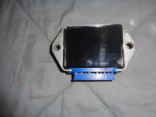 Regulador Original De Voltaje Vespa Lml 3 Pines (Usado)