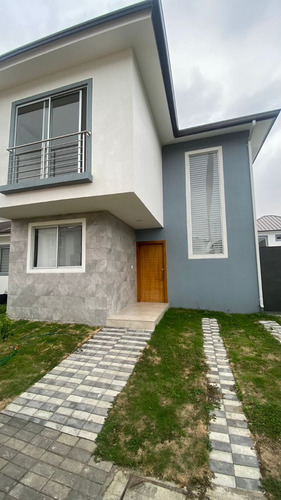 Alquilo, Estrene Elegante Y Moderna Casa En Urbanización Vistana 1000