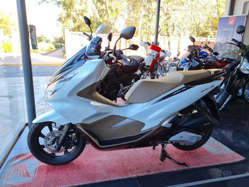 Imagen 3 de 25 de Honda Pcx 150 Scooter 2021 Modelo Dlx Nuevo - Power Bikes