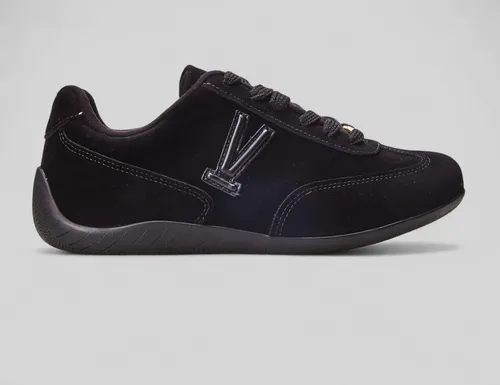 Tênis feminino Vizzano em camurça preta visto de perfil lateral