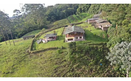 Finca Ganadera Con Espectacular Vista A La Reserva De Barbas
