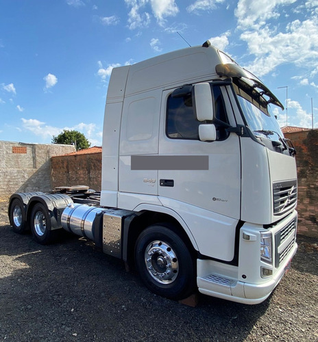 Imagem 3 de 15 de Volvo- Fh-540-globetrotter - 6x4 -2012 - Branco - Filé