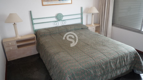 Apartamento En Peninsula, 2 Dormitorios *- Ref: 3394