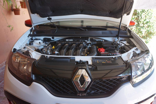 Imagen 3 de 10 de Renault Sandero 2017 2.0 Rs Racing Spirit 145cv