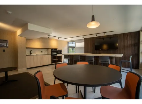 Arriendo Metro Republica / Abdon Cifuentes