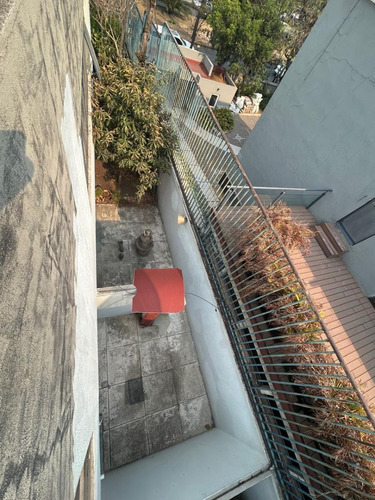 Casa Con Uso De Suelo Para Oficinas 839 M2 En Las Lomas De Chapultepec.