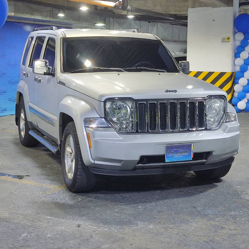 Imagen 3 de 13 de Jeep Cherokee Kk 4x2 Año 2008