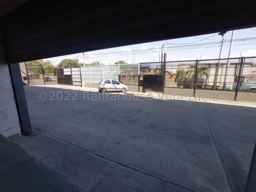 Imagen 12 de 30 de Magnifico Galpón De 302 Mt2 Con Excelente Ubicación, Posee Área De Oficina, De Recepción, Mezzanina Y Mas En Alquiler En Barquisimeto. Arnaldo Lopez Tlf. 04245257450. Cód. 22-15373. Lara, Venezuela