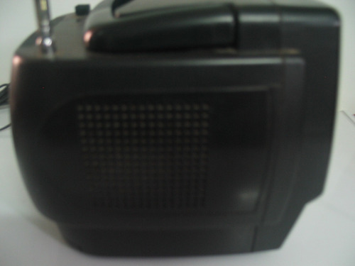 Action Portable Tv Am/fm Receiver 4.5 (Usado)